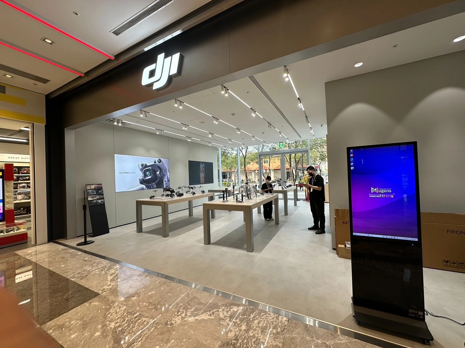 DJI – Nugens digital signage (Retail)