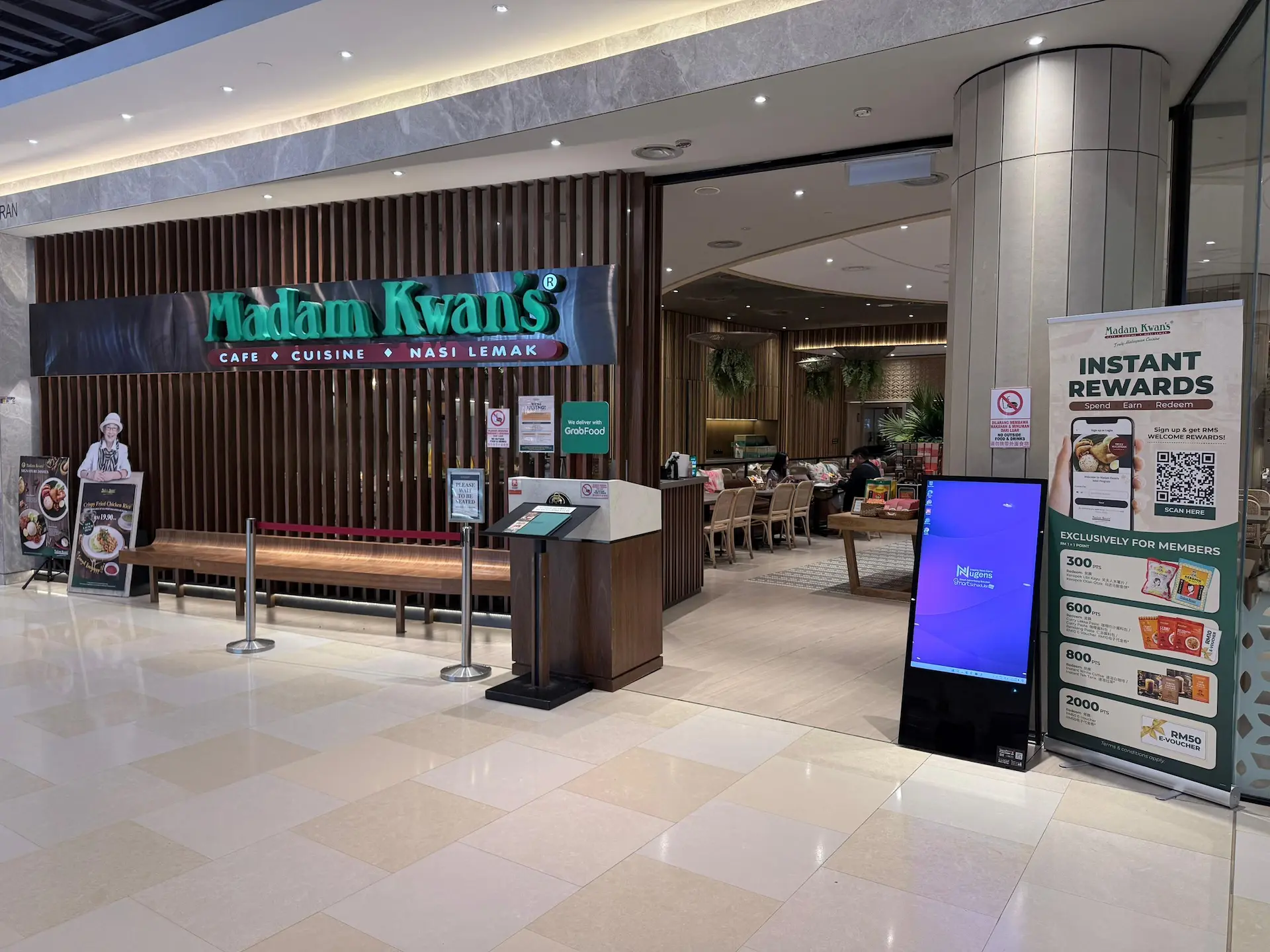 Madam Kwan – Nugens digital signage (F&B)